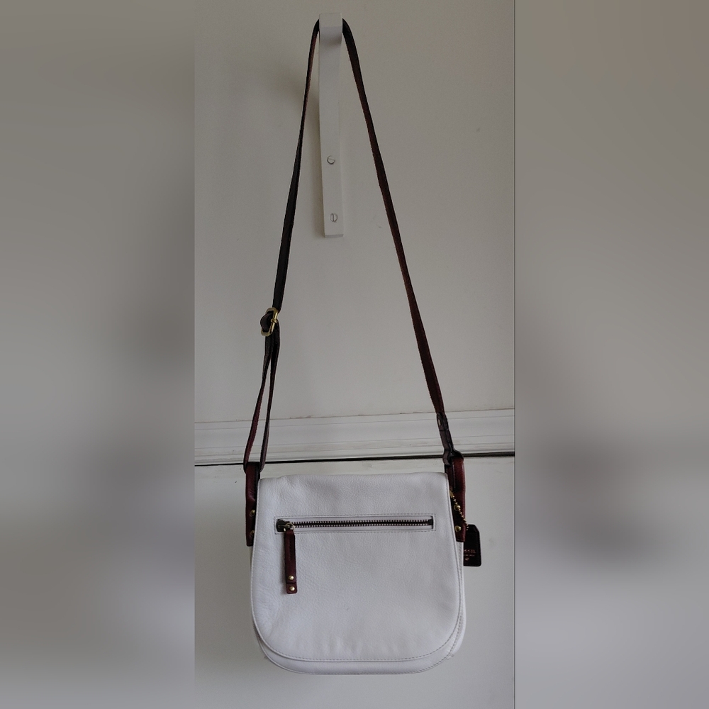 Fossil White Leather Crossbody Bag with Brown Strap